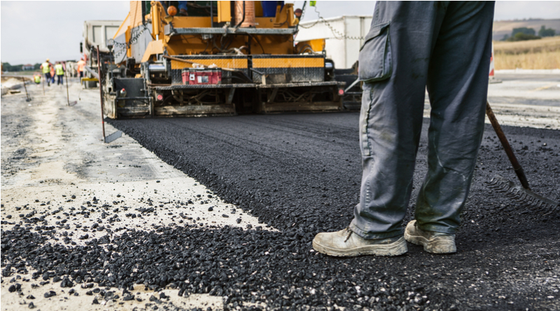 Asphalting works on Gungahlin Drive