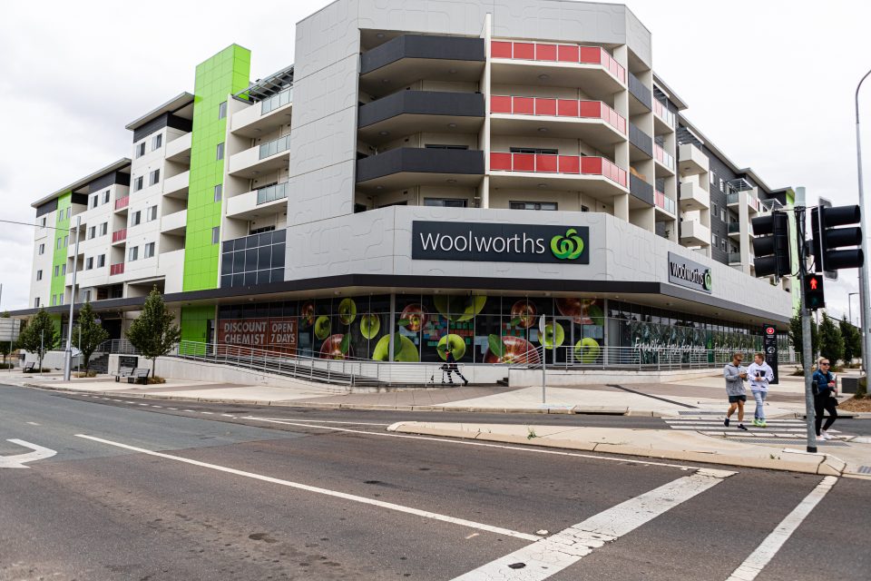 Woolworths urges face masks for staff and customers at ACT stores