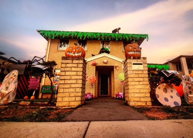 Hallo-ween, come on in to the nightmare on Flemington Rd