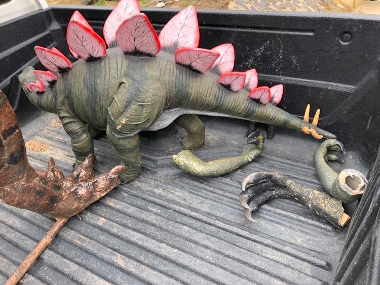 Dinosaurs vandalised at Gold Creek museum